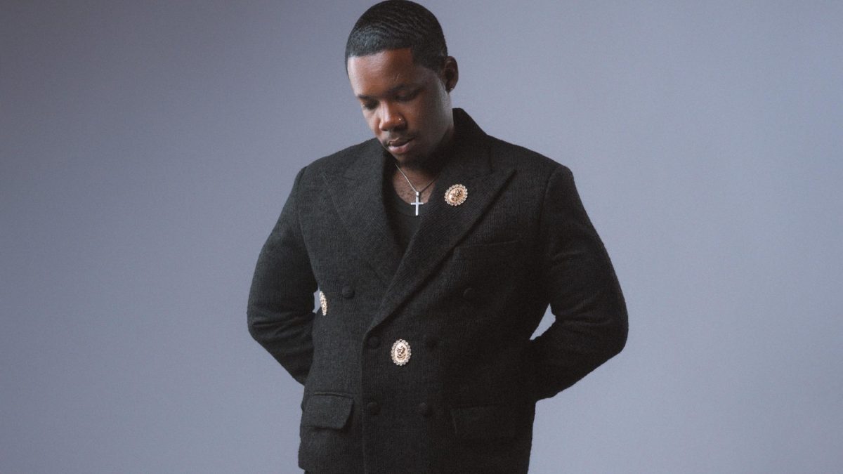 Ayo Benzi Turns The Screen Into A Stage